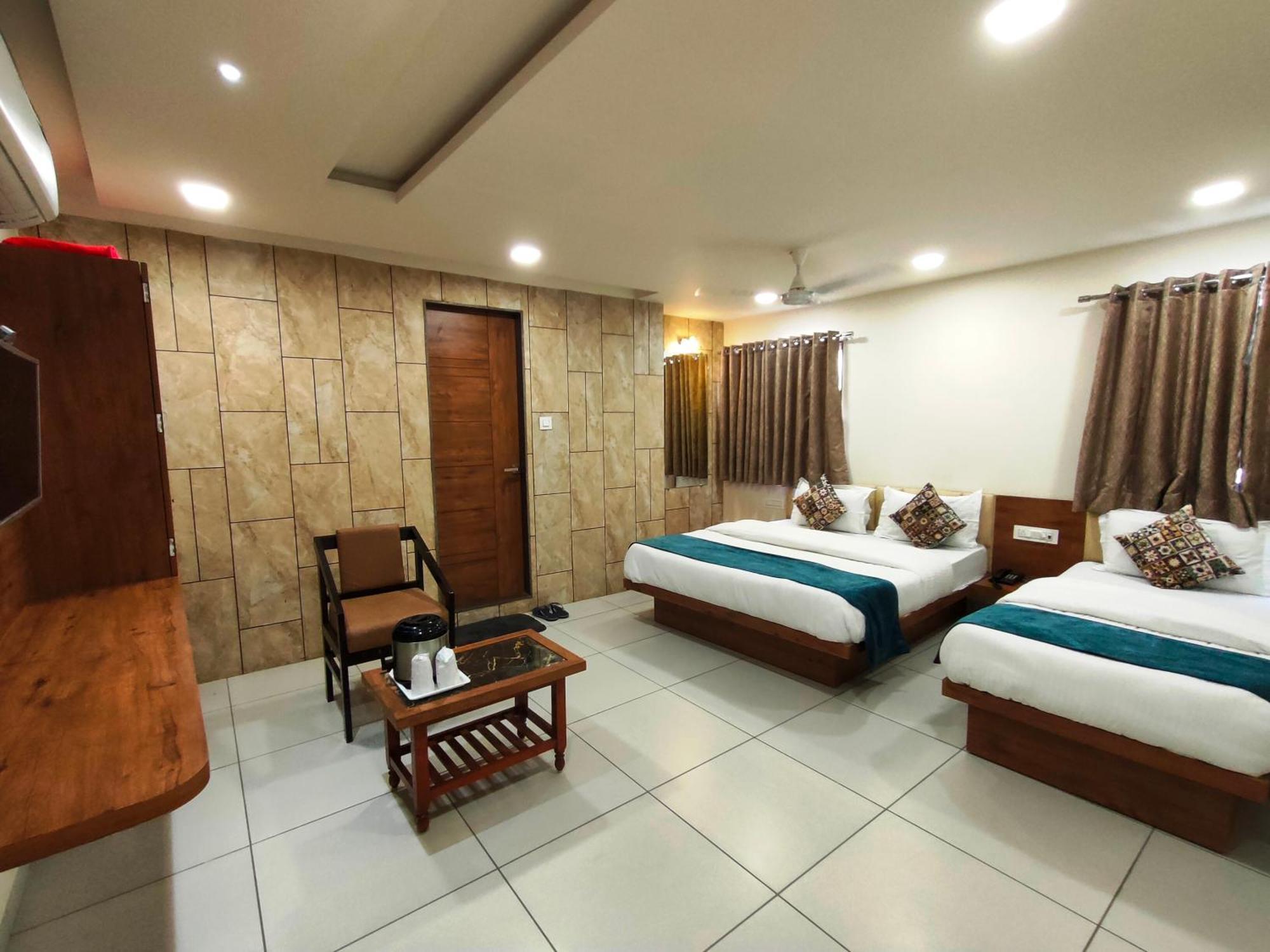 Hotel Kinara Ahmedabad Extérieur photo