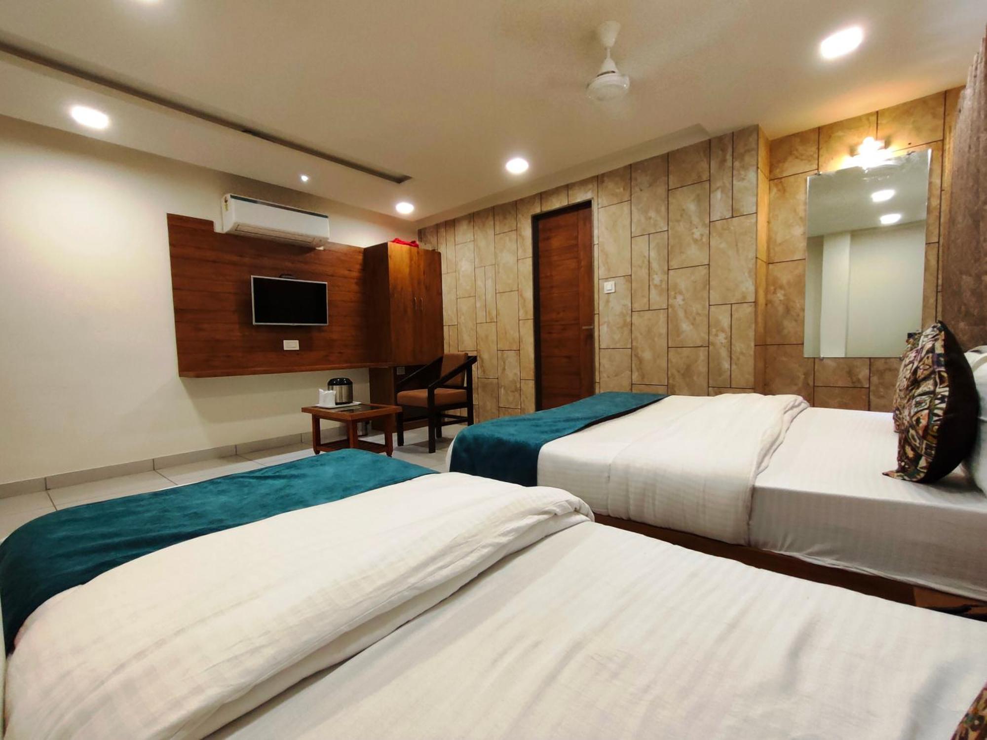 Hotel Kinara Ahmedabad Extérieur photo