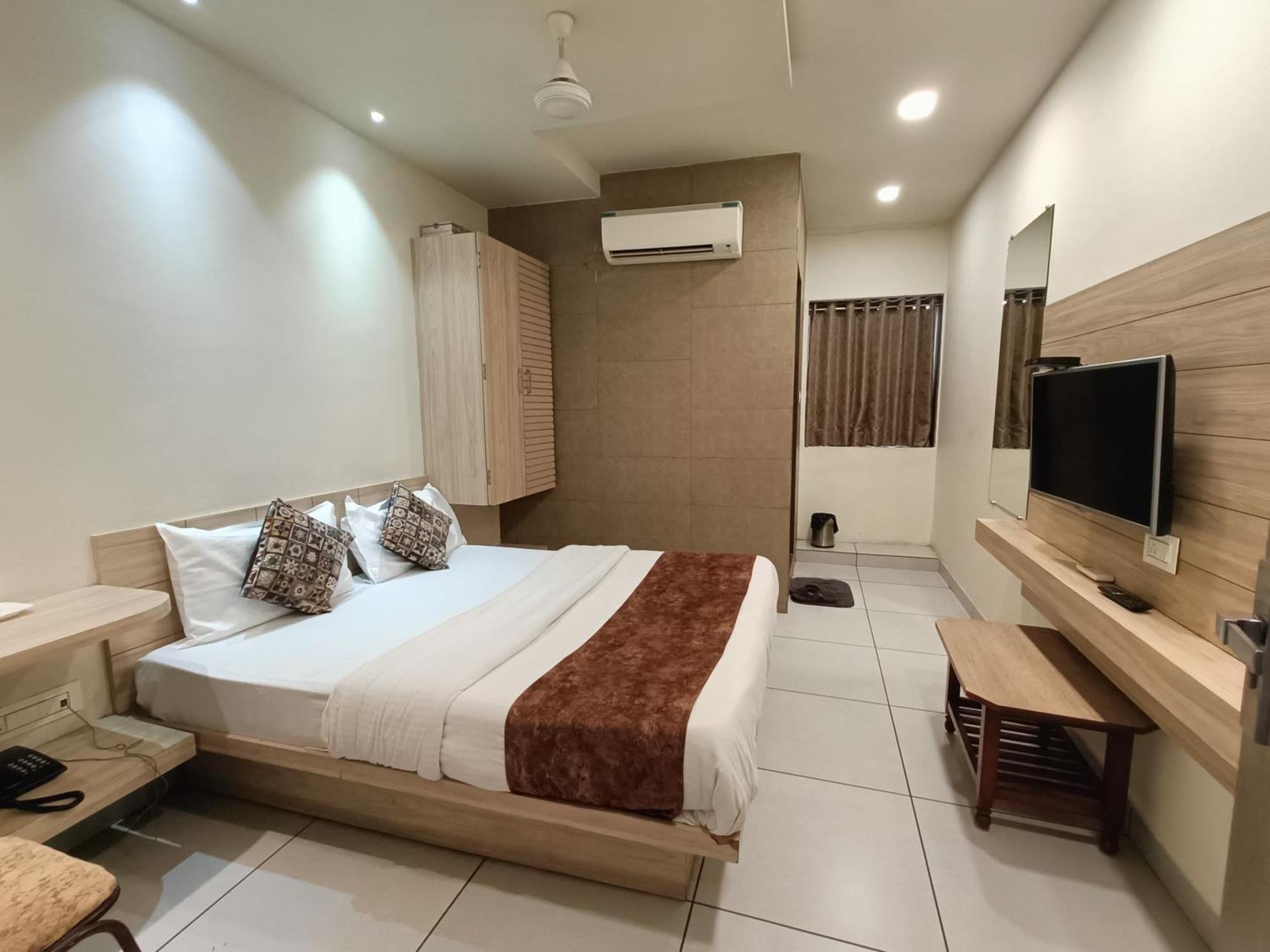 Hotel Kinara Ahmedabad Extérieur photo