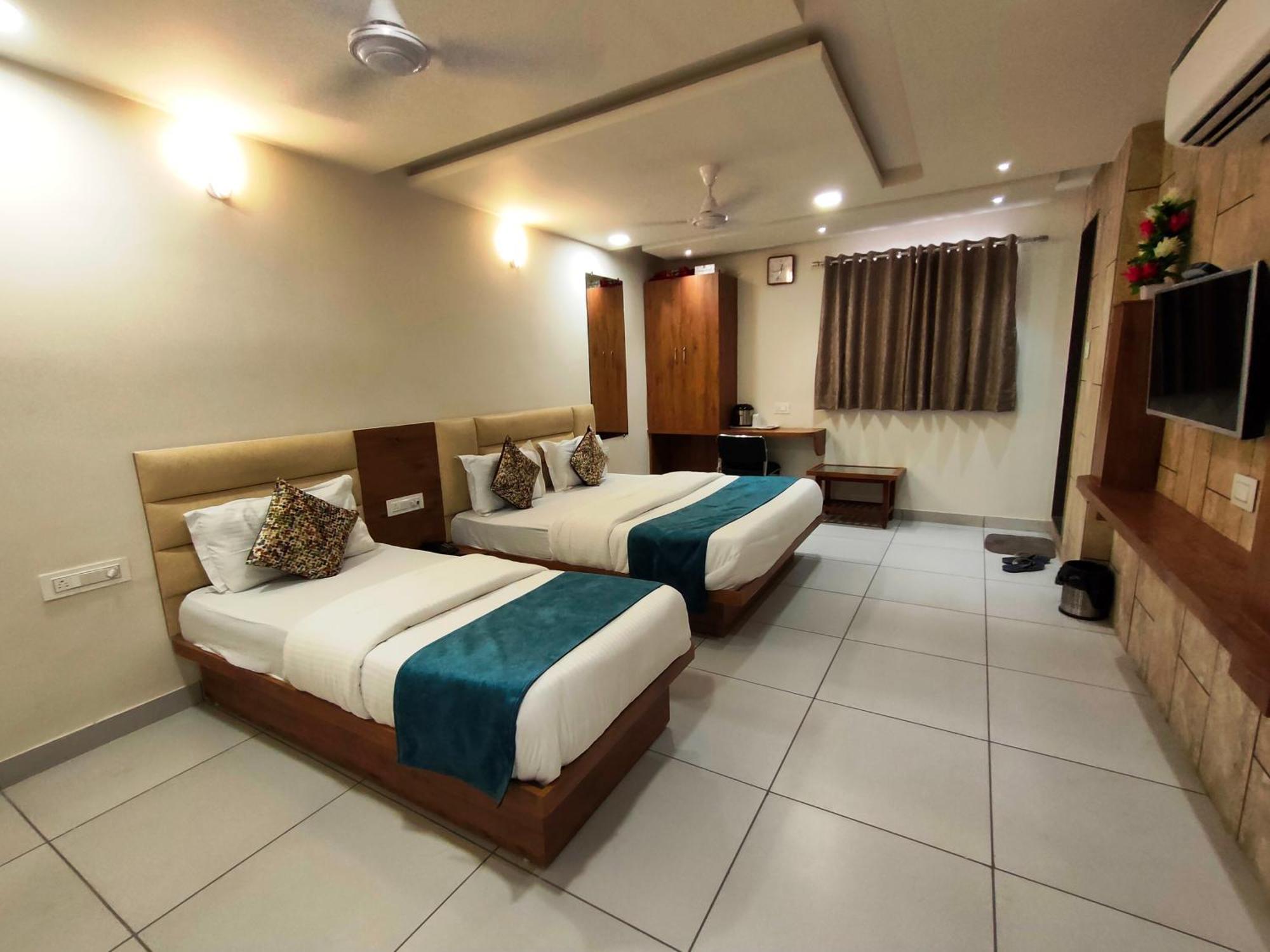 Hotel Kinara Ahmedabad Extérieur photo