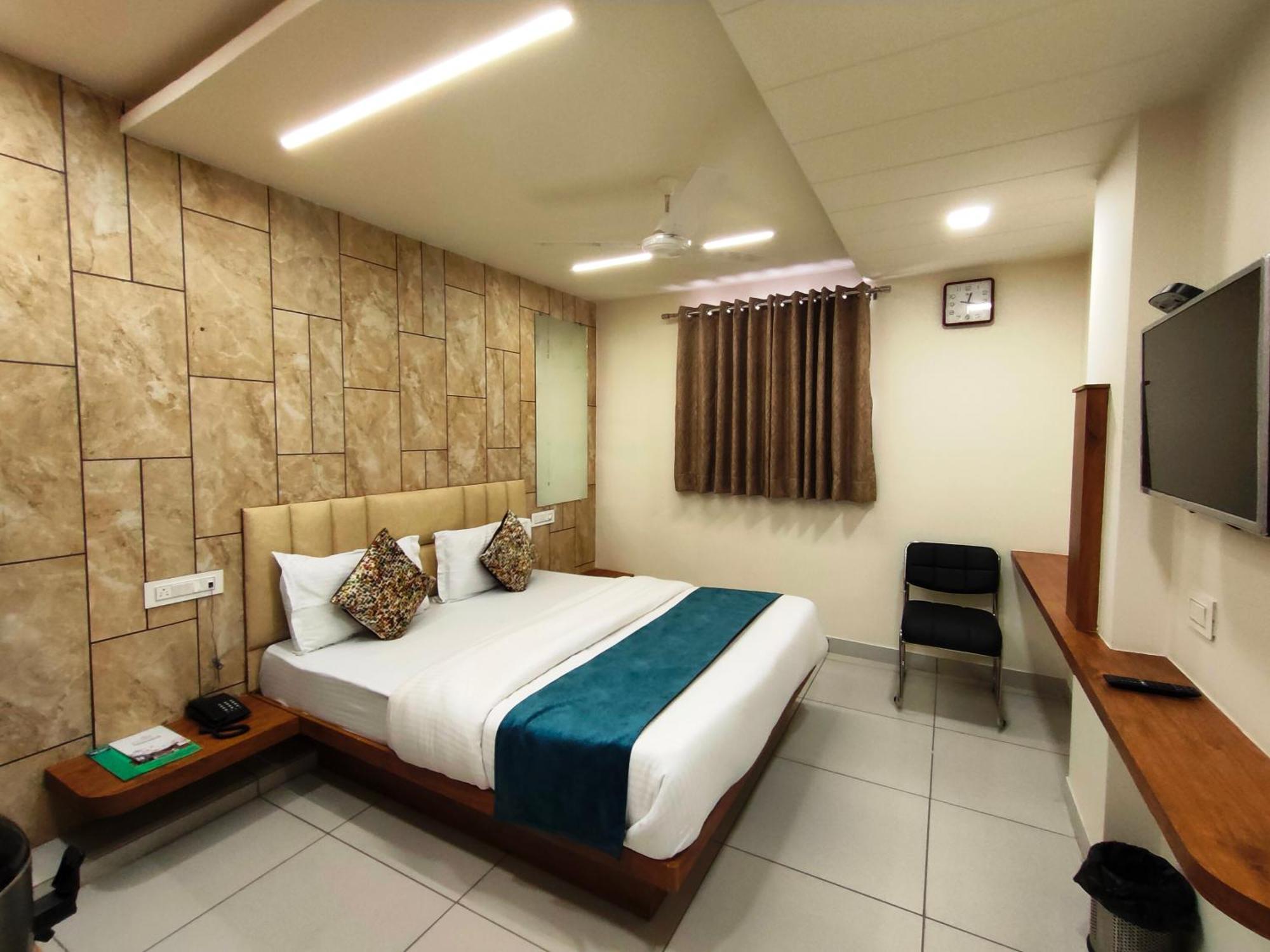 Hotel Kinara Ahmedabad Extérieur photo
